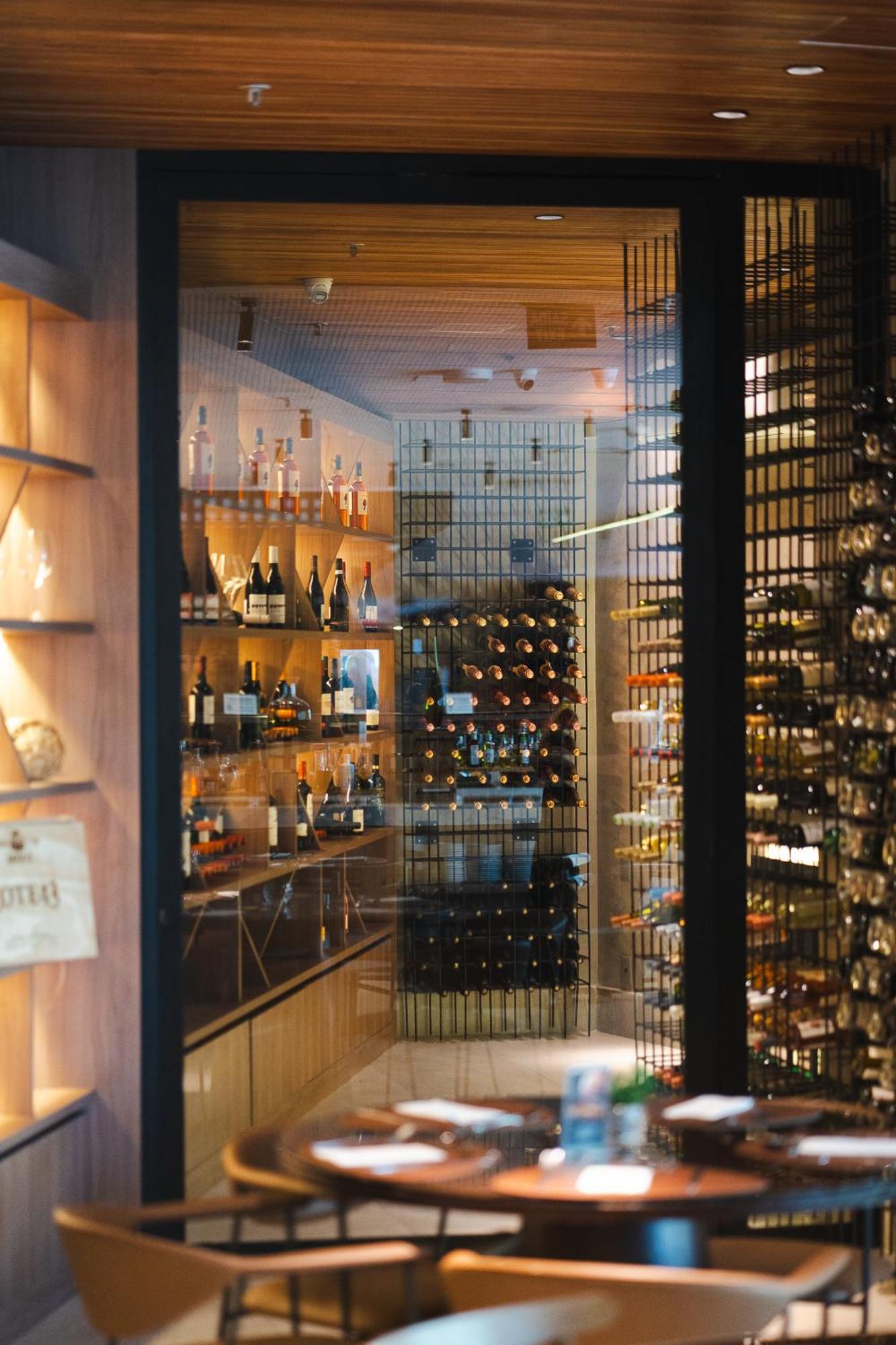 Hotel Radisson Rio De Janeiro Barra Esterno foto Wine cellar