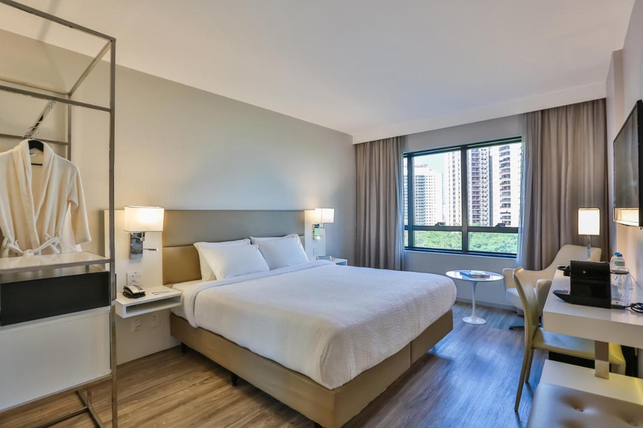 Hotel Radisson Rio De Janeiro Barra Esterno foto A room at the hotel