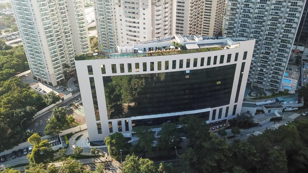 Hotel Radisson Rio De Janeiro Barra Esterno foto Aerial view of the building